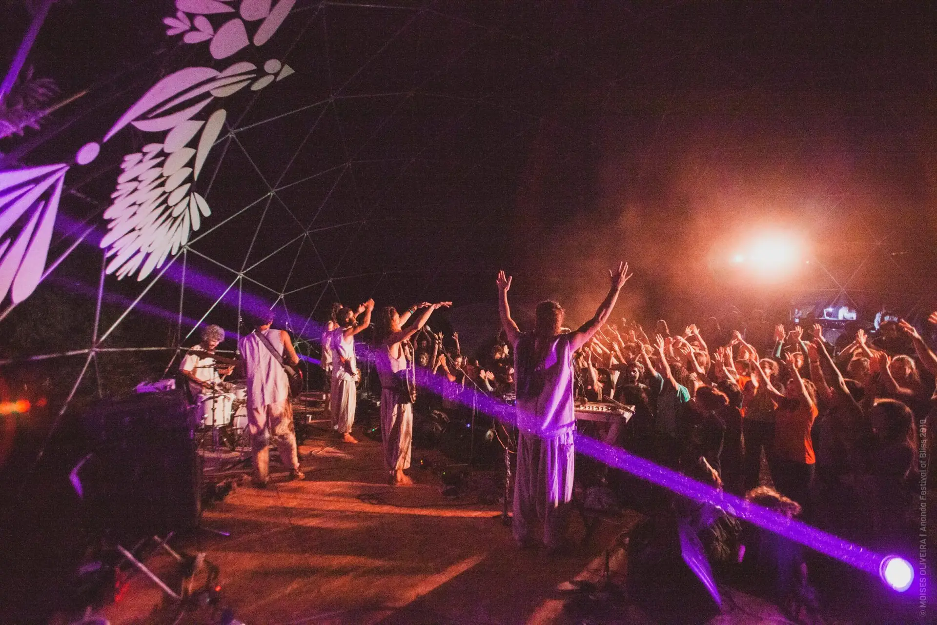 Kovilh mantiene un festival sin alcohol, tabaco y drogas en forma biológica