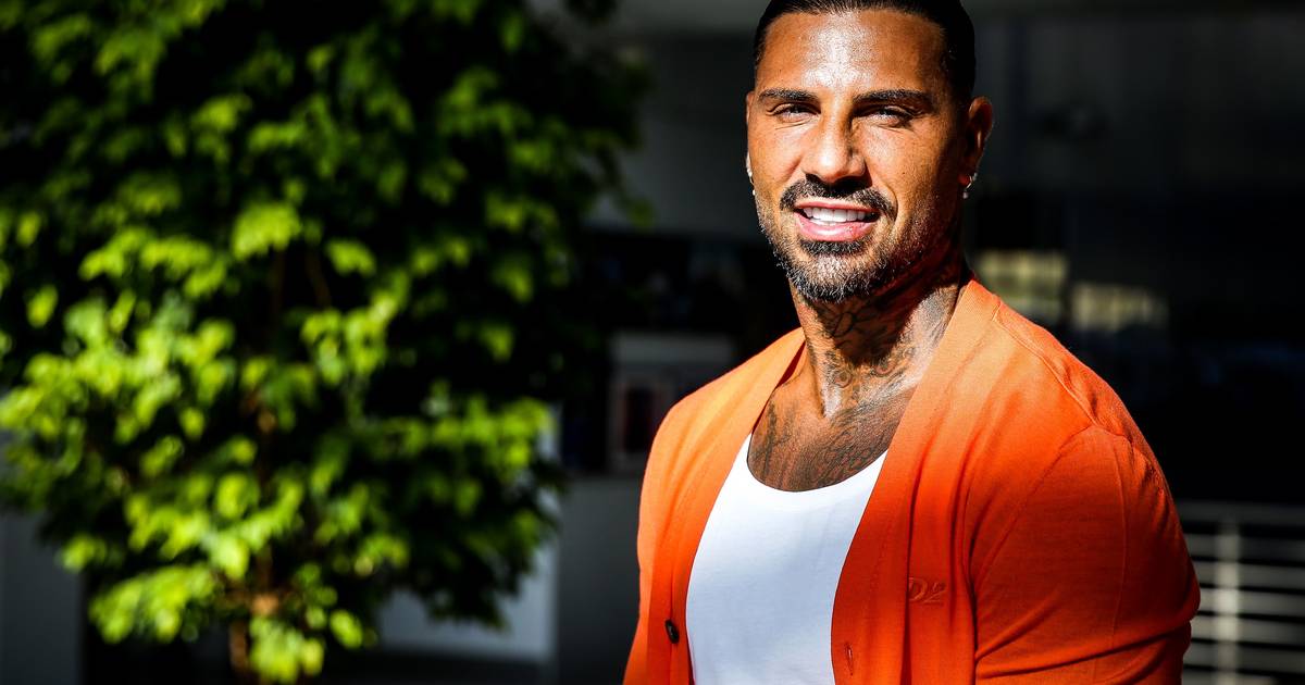Ricardo Quaresma: “A minha mãe entrava às 4 da manhã na Praça da Ribeira, trabalhava a limpar casas. Tinha três trabalhos e só a víamos à noite. Eu e o meu irmão estávamos sempre juntos a jogar à bola”