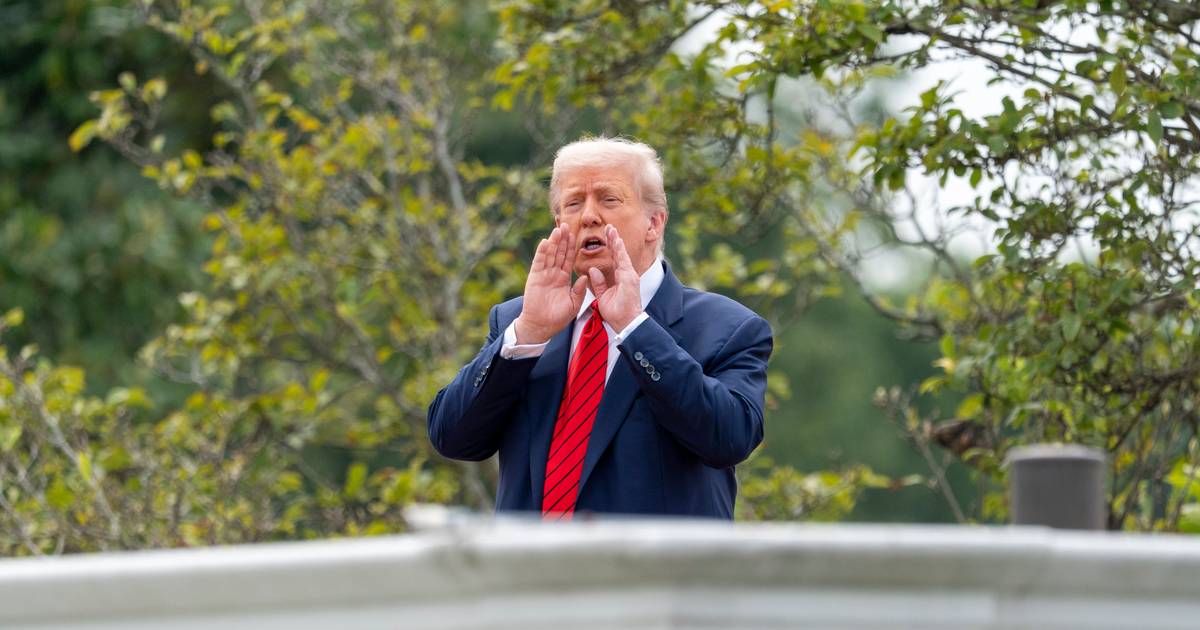 Trump "aberto a reunir-se" com Putin e Zelensky para mediar fim da guerra na Ucrânia