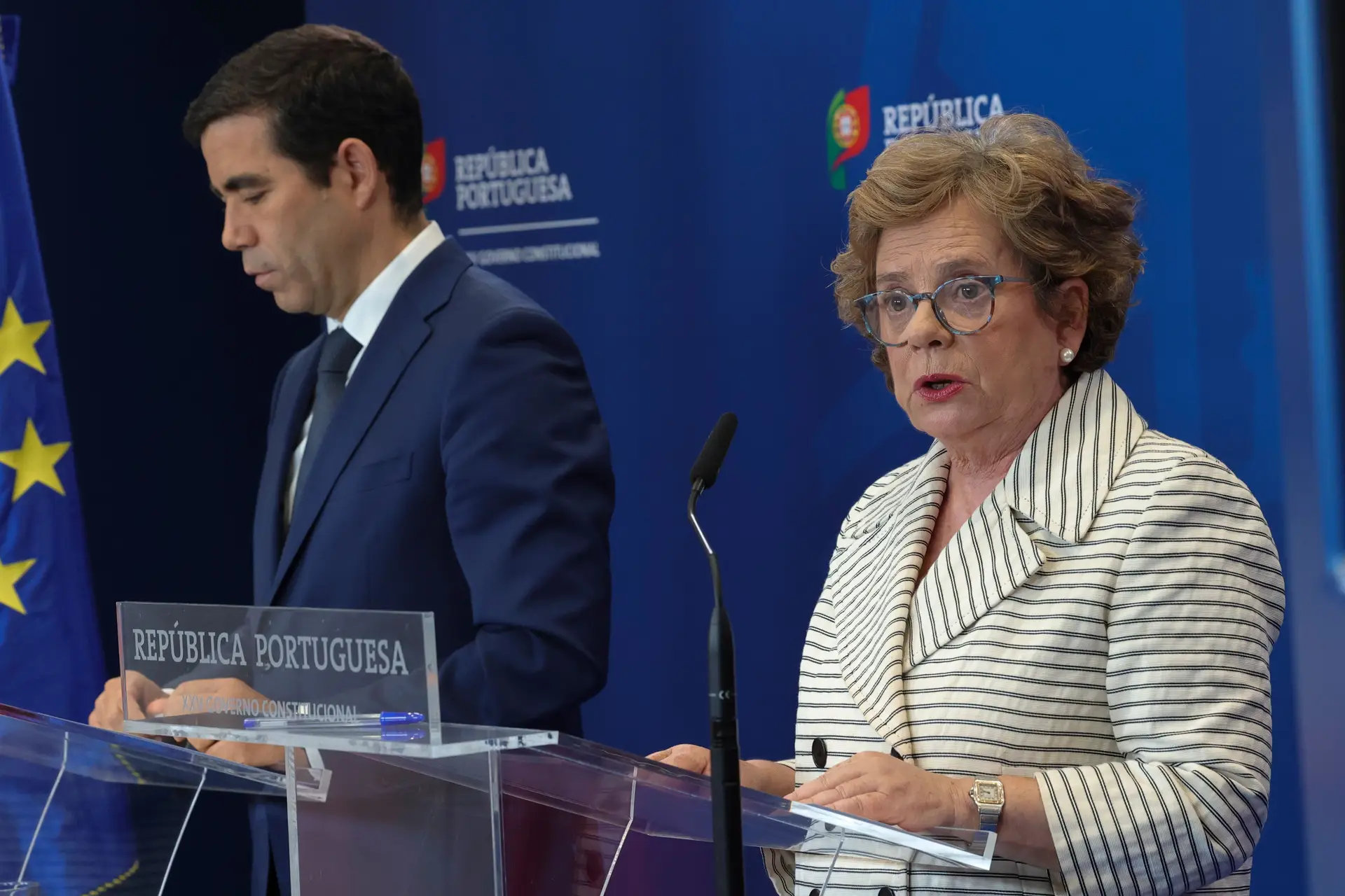 Il governo rappresenta una discussione sulla riforma del lavoro per il concerto sociale