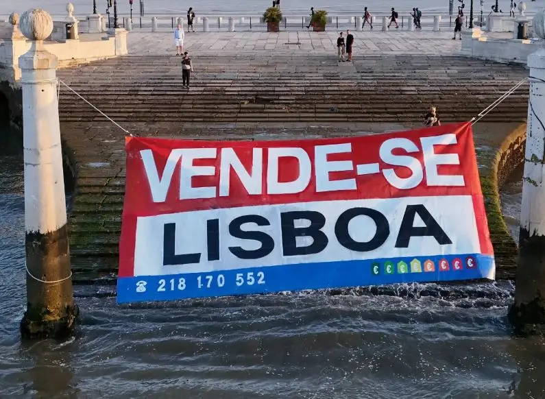 "Vende-se Lisboa": Bordalo II critica preços na cidade "onde a maioria nem pode sonhar em viver"