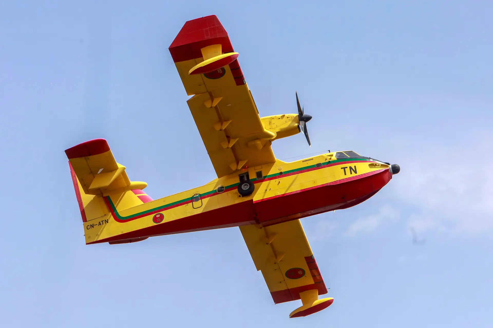 Canadairs entram em ação nos fogos do Sabugal que ameaçam aldeias