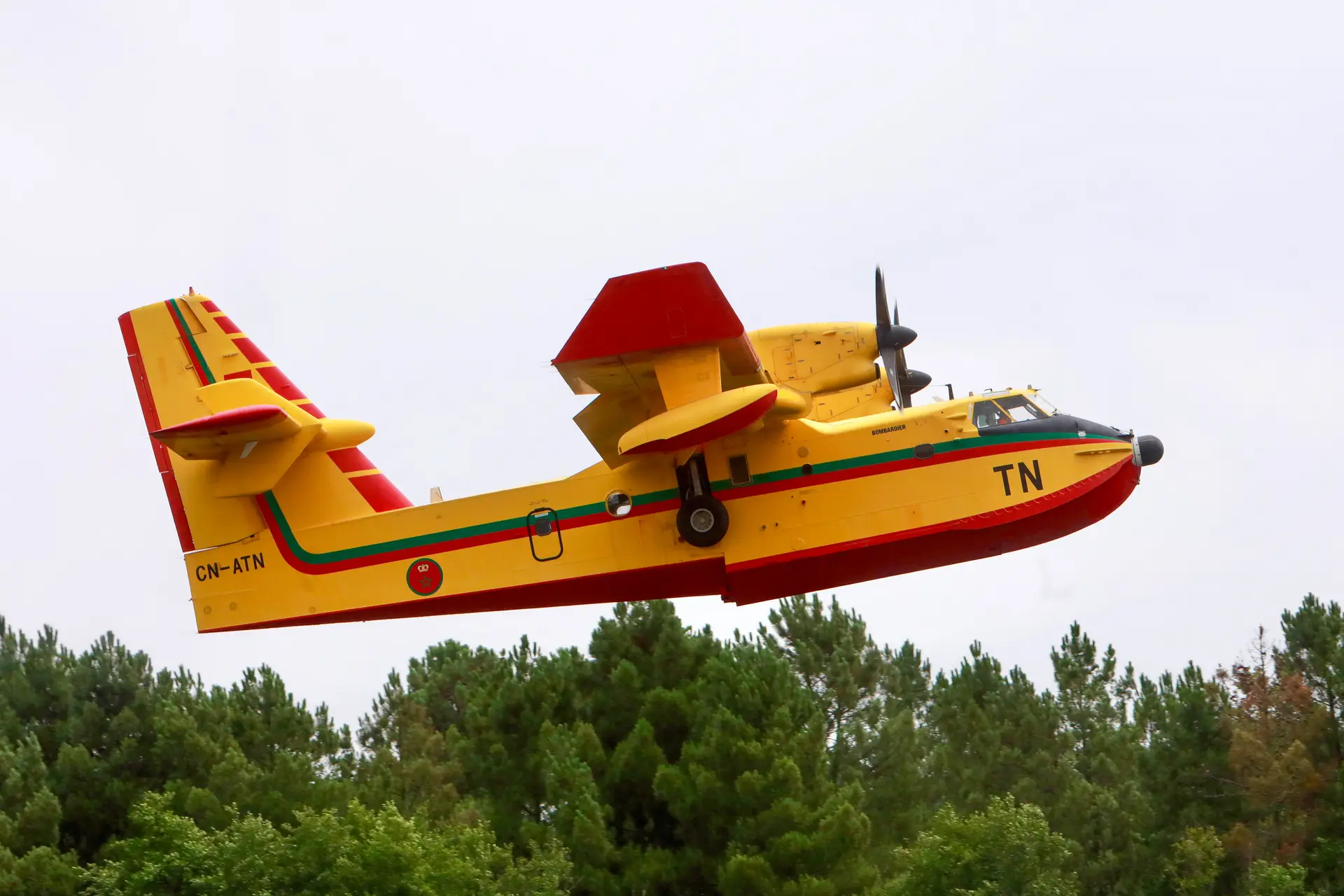 Um dos Canadairs avariados já foi substituído, segundo "chegará nos próximos dias"