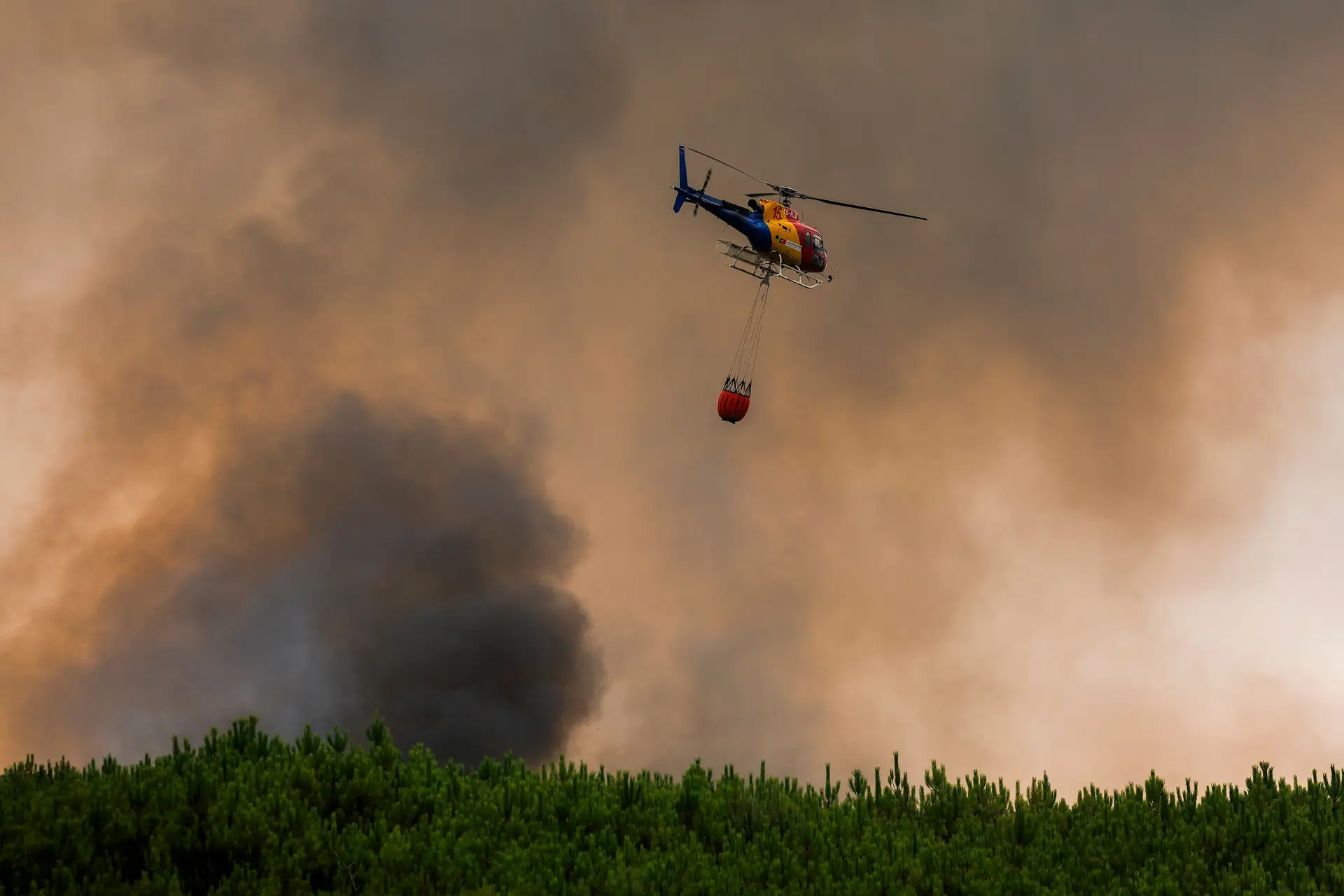 Cinco aeronaves de combate aos incêndios prolongam operação por mais duas semanas