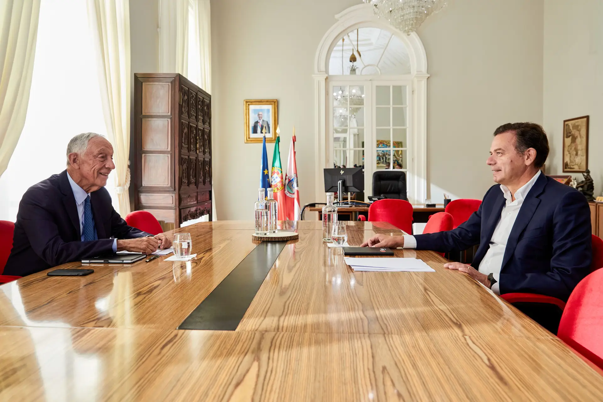Marcelo Rebelo de Sousa e Luís Montenegro já estão reunidos em Faro