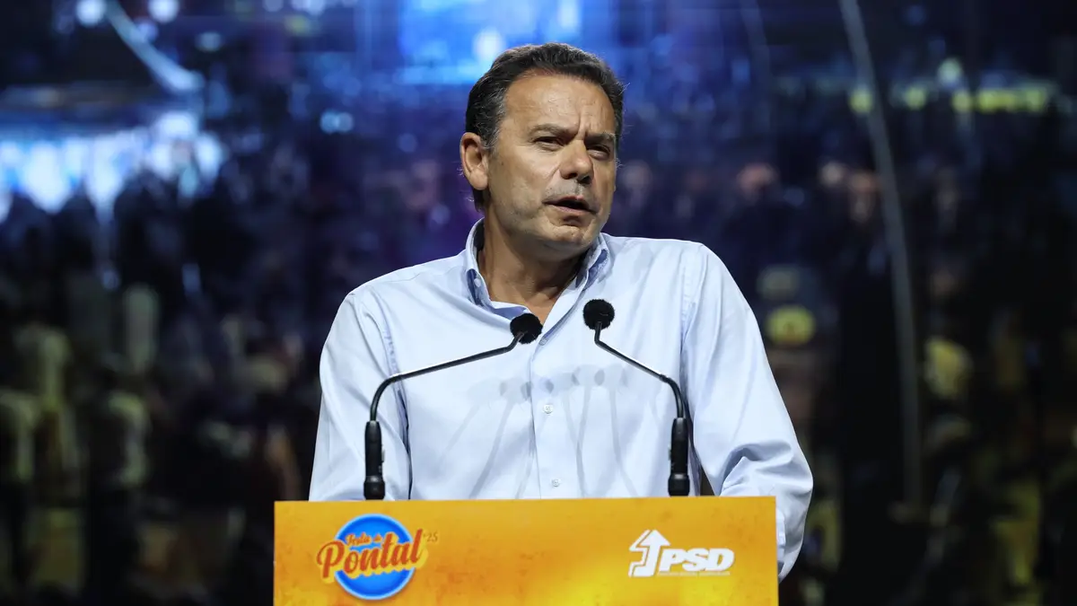 O presidente do PSD, Luís Montenegro intervém na festa do pontal do PSD, que marca a rentrée política do partido, esta tarde em Quarteira, 14 de Agosto de 2025. 