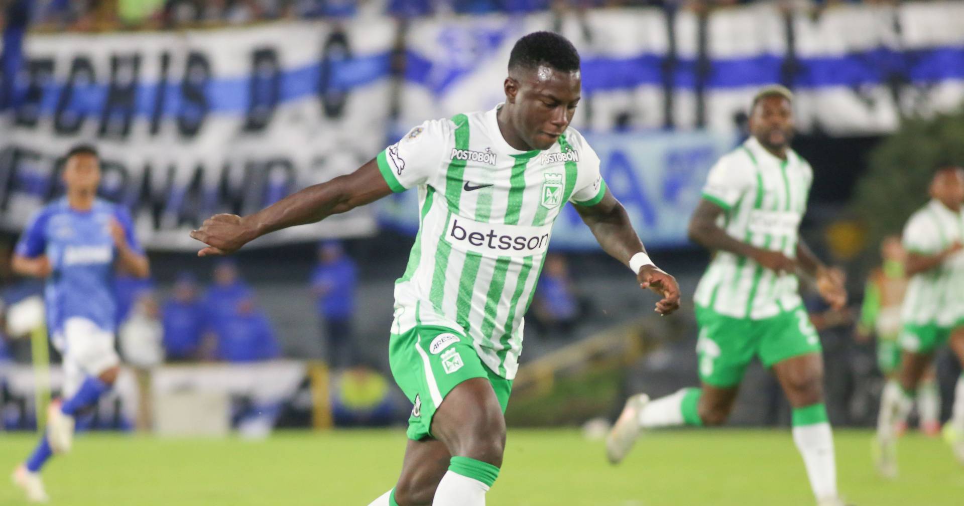 Extremo colombiano Hinestroza proposto ao Benfica