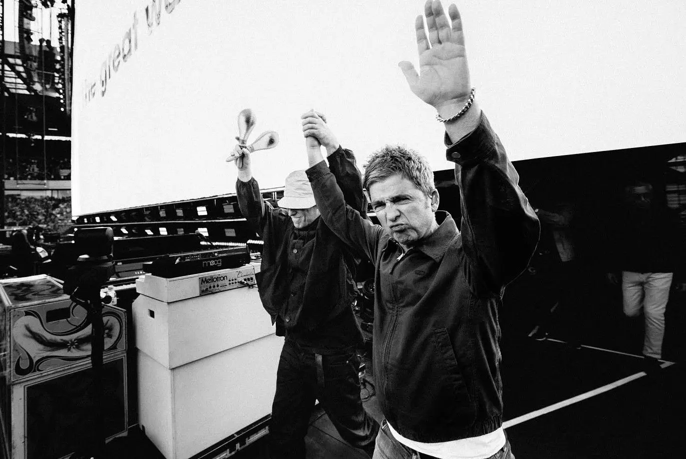 Oasis voltam a fazer a Terra tremer: irmãos Gallagher batem o seu próprio recorde sísmico