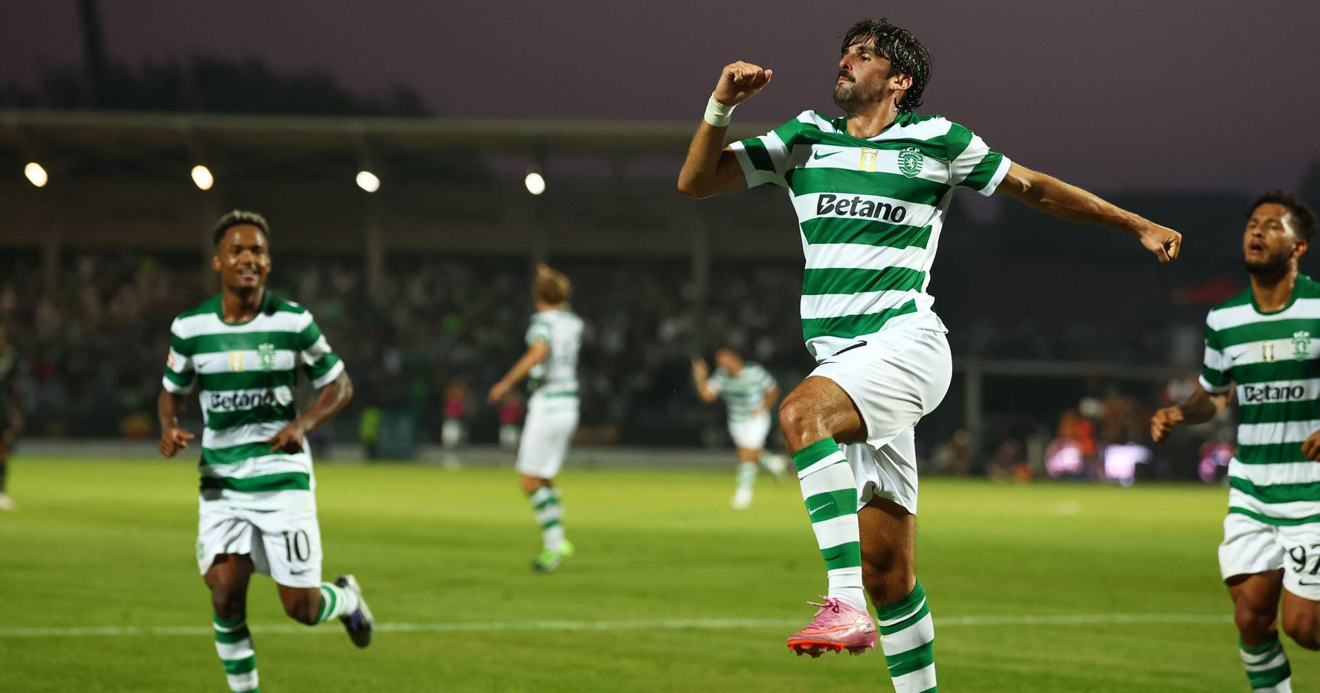 Sporting adquire a totalidade do passe de Francisco Trincão