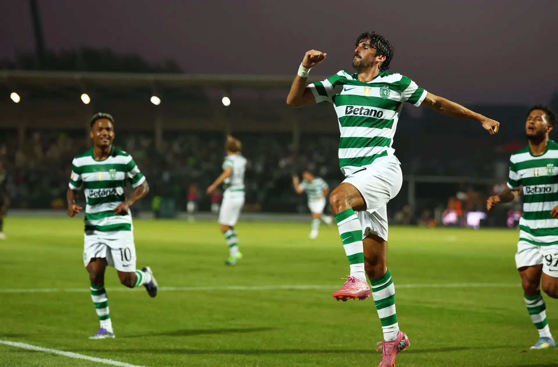 Sporting adquire a totalidade do passe de Francisco Trincão