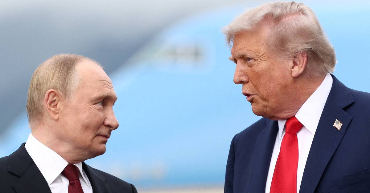 Trump anuncia encontro com Putin em Budapeste após telefonema "muito produtivo"