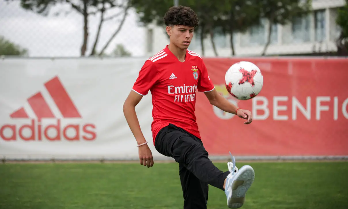 Benfica empresta jovem médio ao Estrasburgo