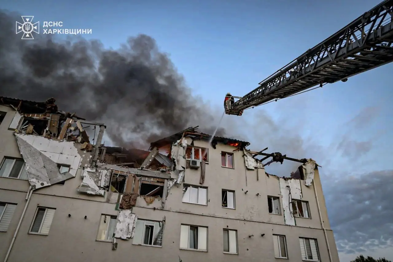 Pelo menos cinco pessoas morreram em ataque russo em Kharkiv