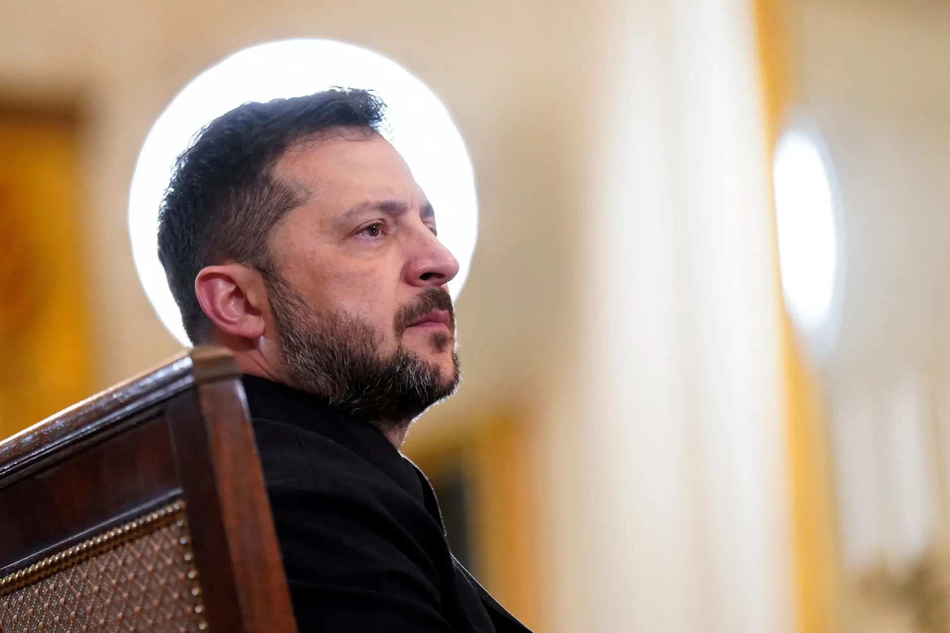 Volodymyr Zelensky promete "limpar" e "restruturar" empresa estatal de energia após novo escândalo de corrupção