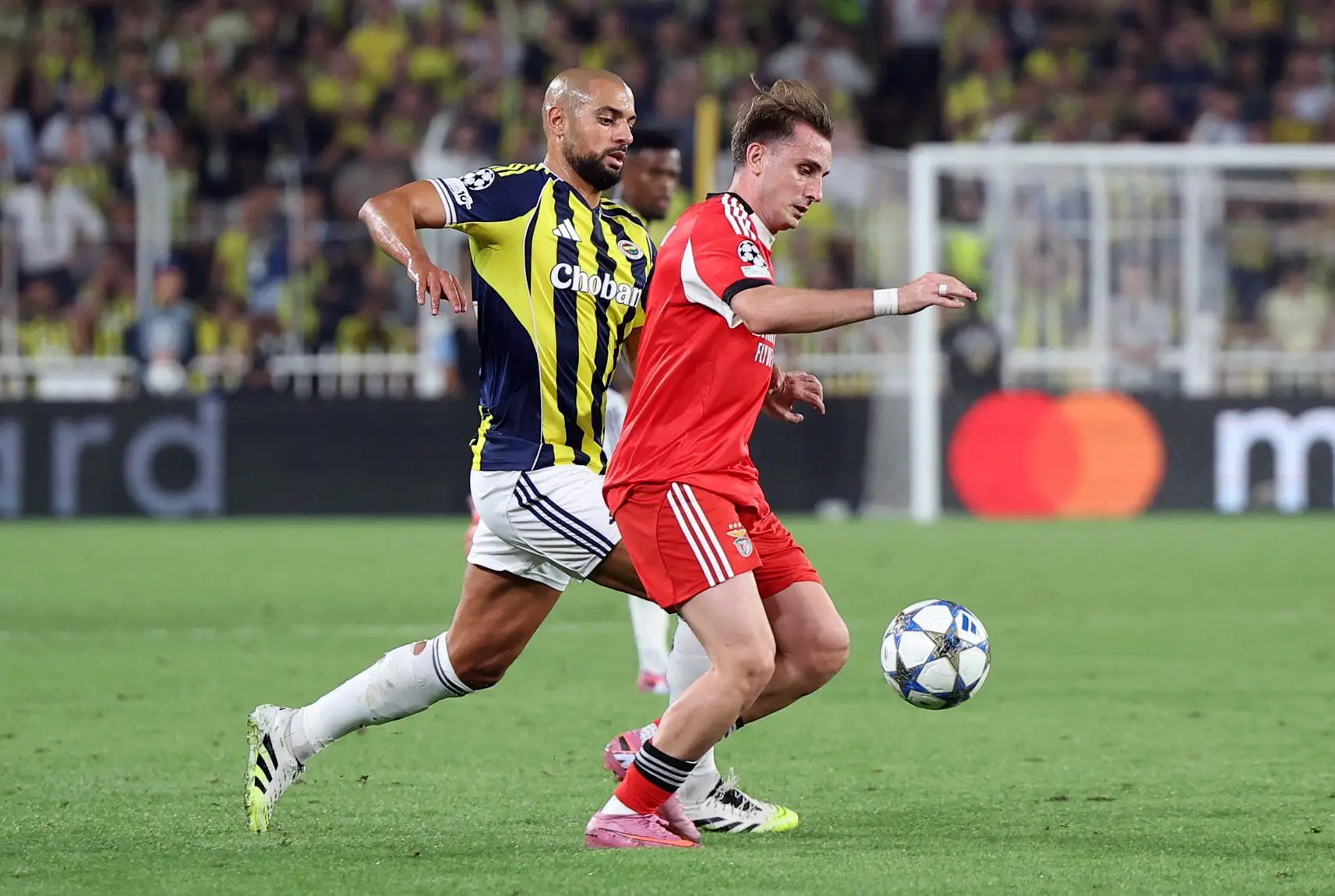 Champions: Benfica empata em Istambul e deixa tudo em aberto para o jogo na Luz