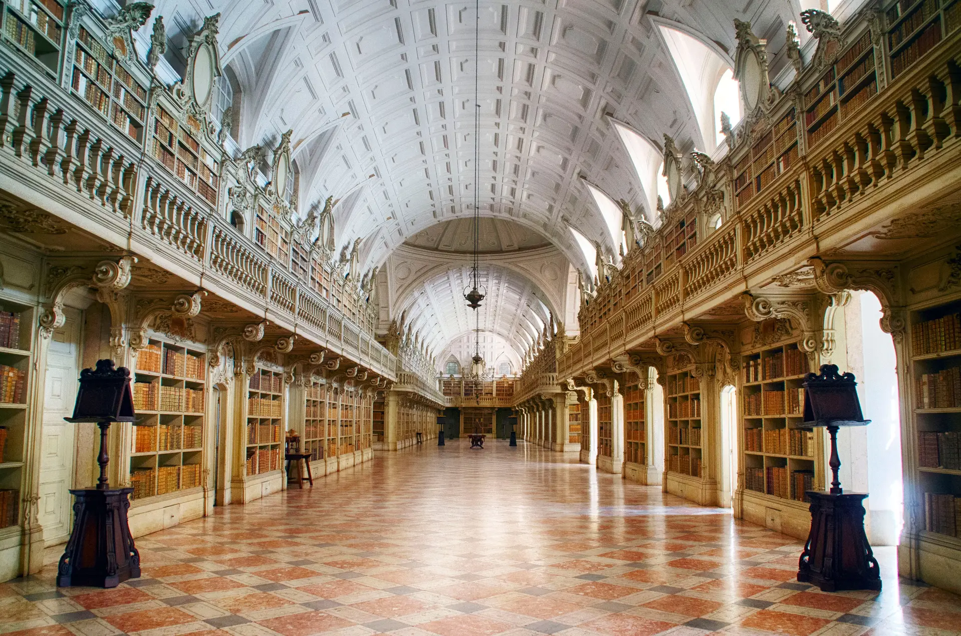 Biblioteca do Palácio Nacional de Mafra encerrada até final do ano para obras