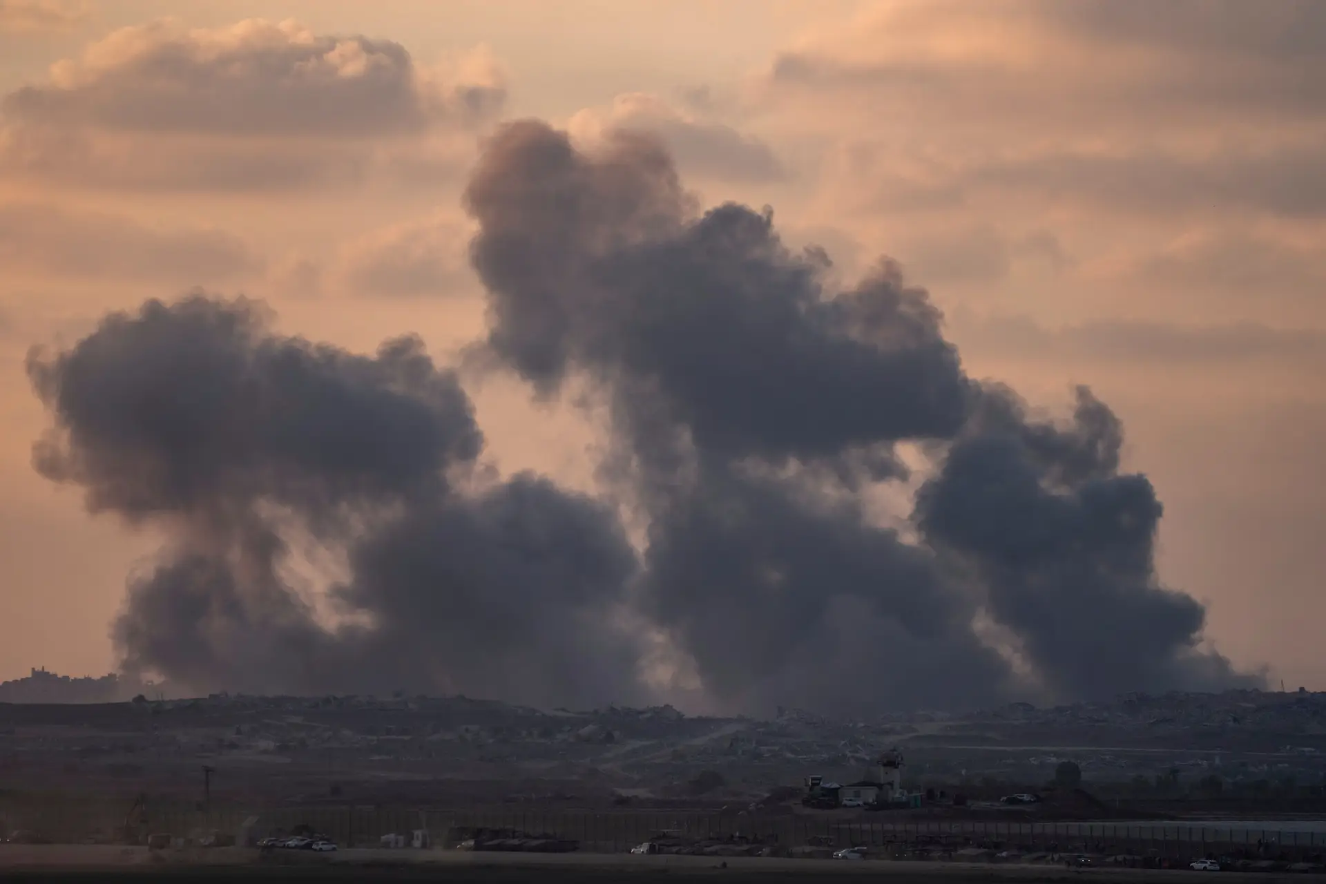 Ataque israelita mata seis crianças e 11 adultos no sul de Gaza