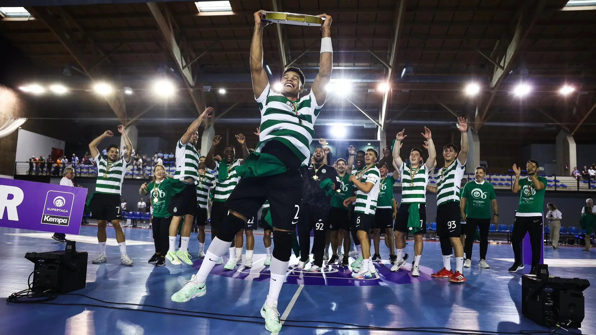 Sporting vence FC Porto e conquista Supertaça de andebol pela terceira vez seguida