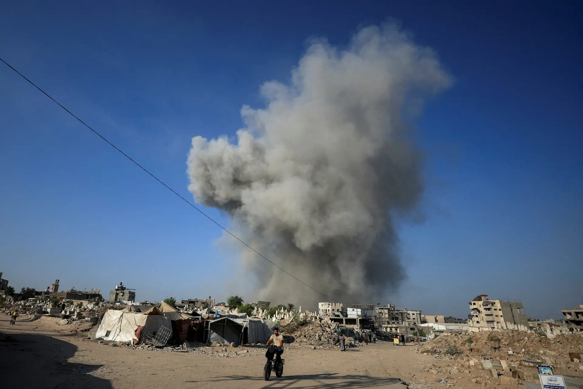 Israel ameaça "força sem precedentes" contra Gaza e pressiona população para sair da cidade