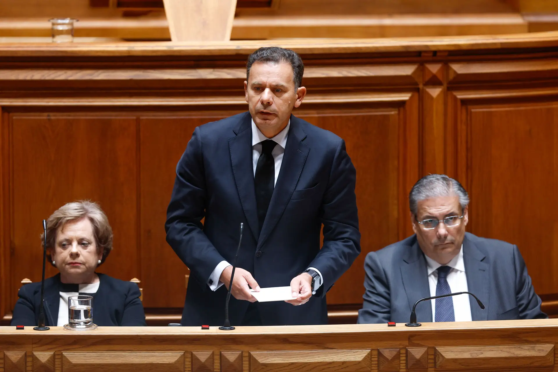 "Devia ter adiado a Festa do PSD": perante críticas no Parlamento, Montenegro diz que esteve "sempre ao leme" nos incêndios