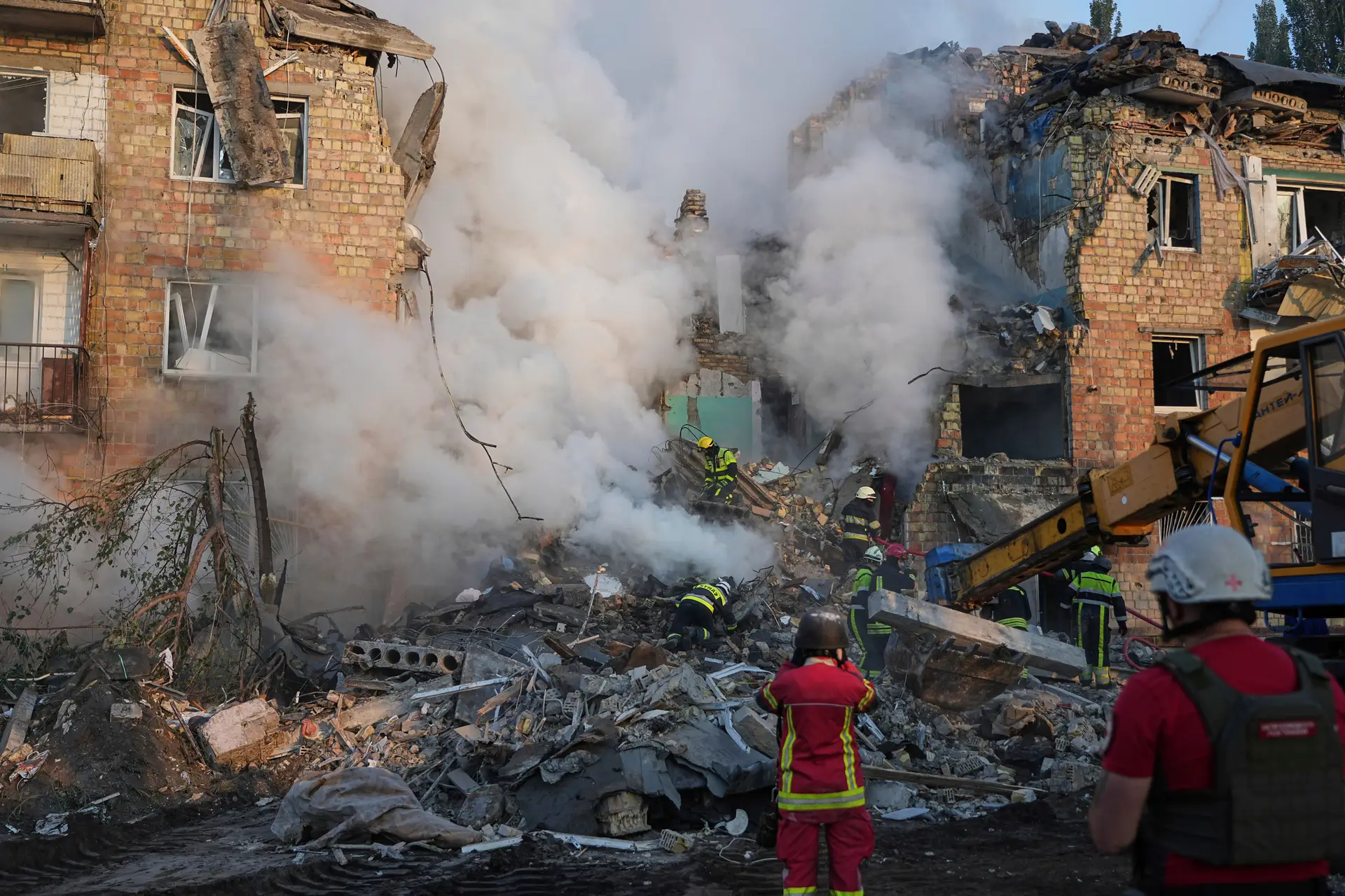 Rússia continua interessada em negociações, mas continuará com ataques