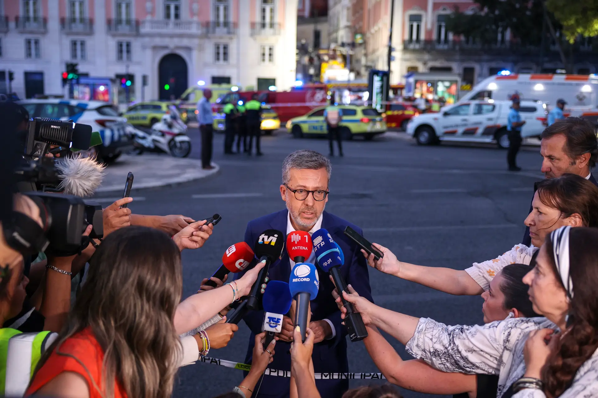 Carlos Moedas manda suspender operações dos ascensores da Bica e do Lavra e do Funicular da Graça