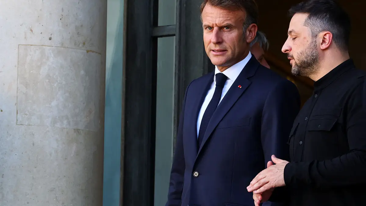 Emmanuel Macron e Volodymyr Zelensky