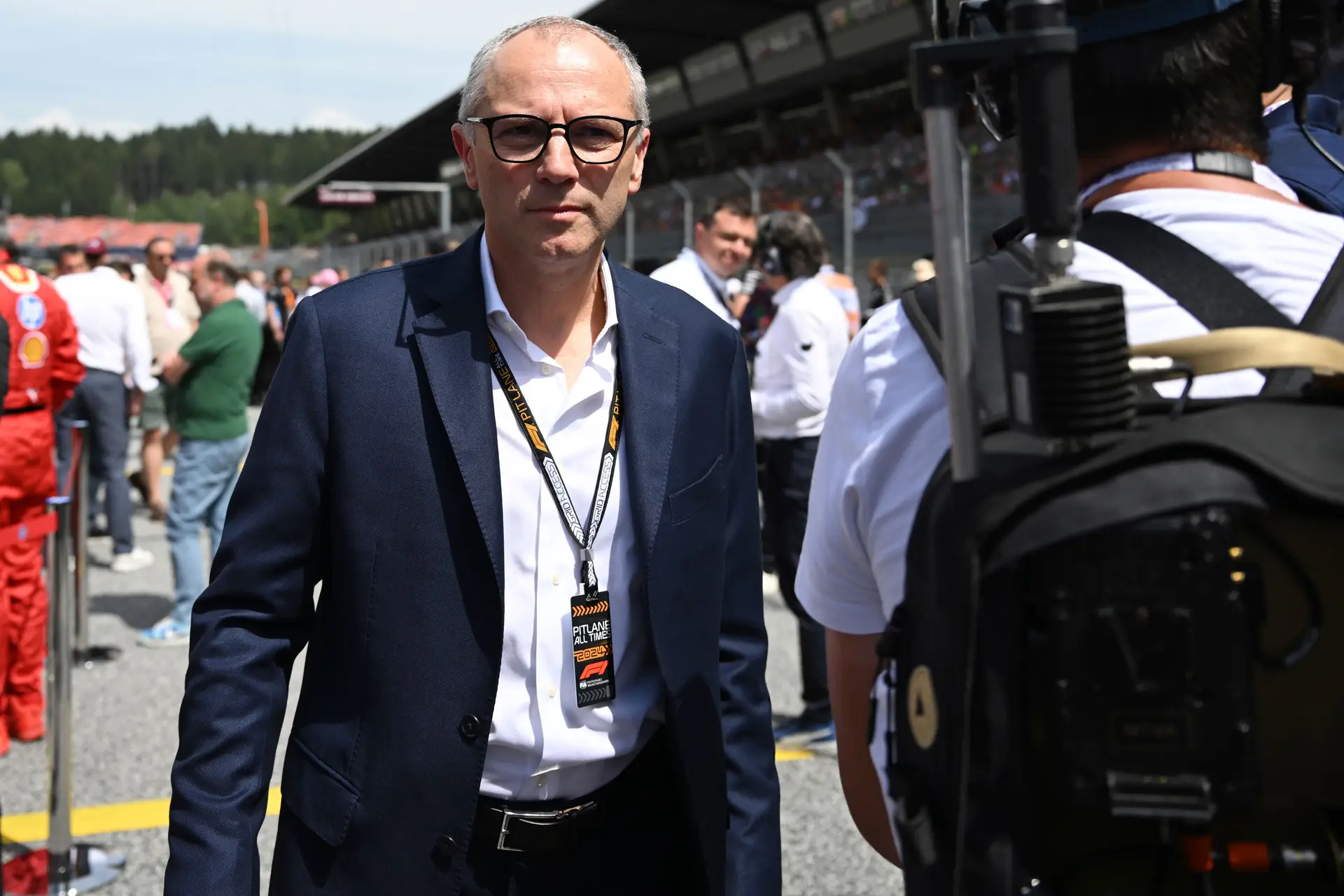 O Presidente da Fórmula 1, Stefano Domenicali, antes do início da corrida do Grande Prémio da Áustria de Fórmula 1, no circuito Red Bull Ring, em Spielberg, Áustria, a 30 de junho de 2024.