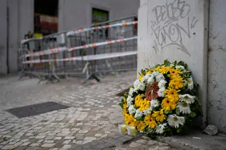 Adiada divulgação de nota sobre descarrilamento, confirmadas nacionalidades dos 16 mortos