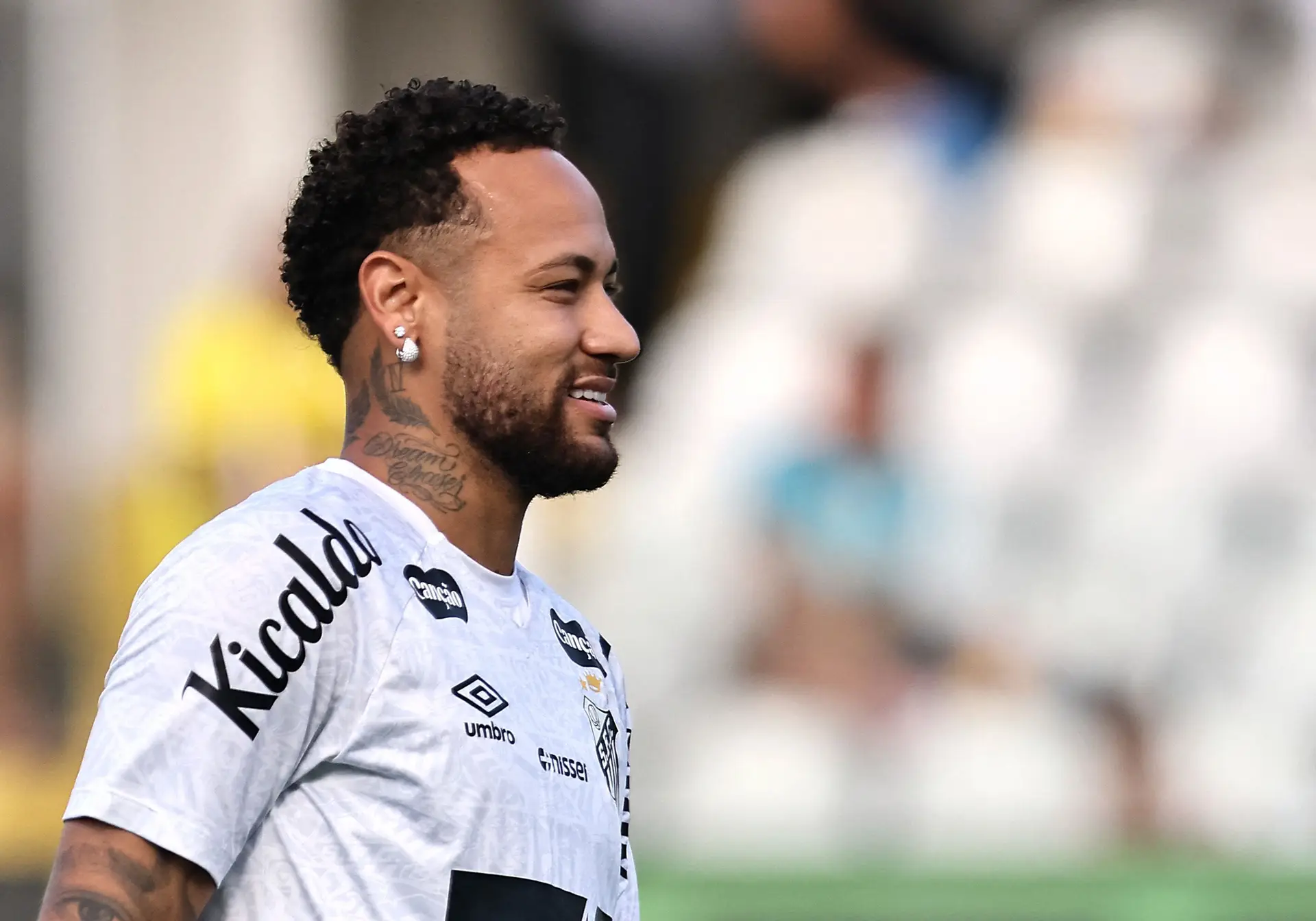 Empresário brasileiro deixa em testamento centenas de milhões de euros a Neymar 