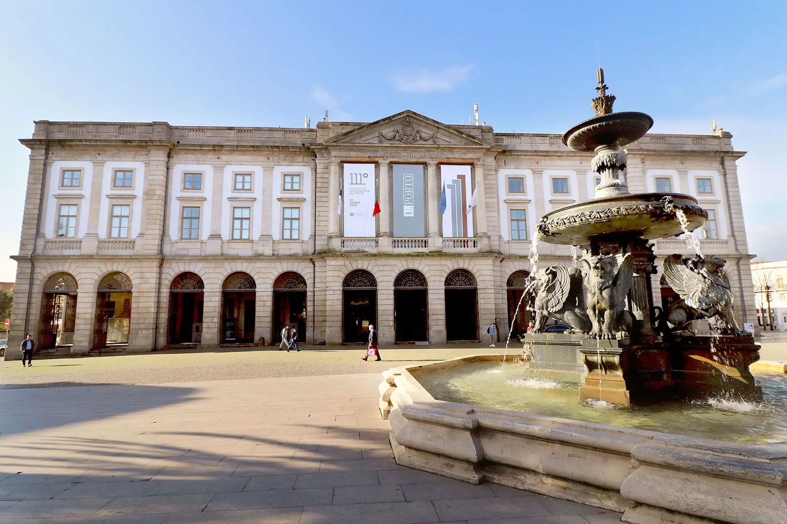 Vagas em Medicina: reitor da Universidade do Porto diz que "jamais homologaria uma ilegalidade"