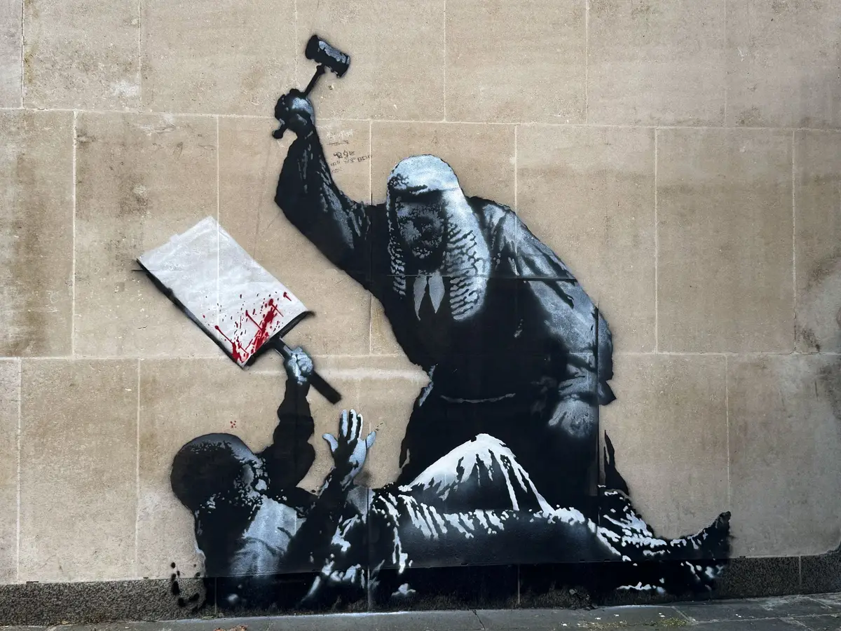 Mural polémico de Banksy em Londres durou apenas 48 horas até ser