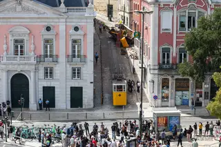 Vítima marroquina do acidente do Elevador da Glória deixa o Hospital de São José e regressa ao seu país