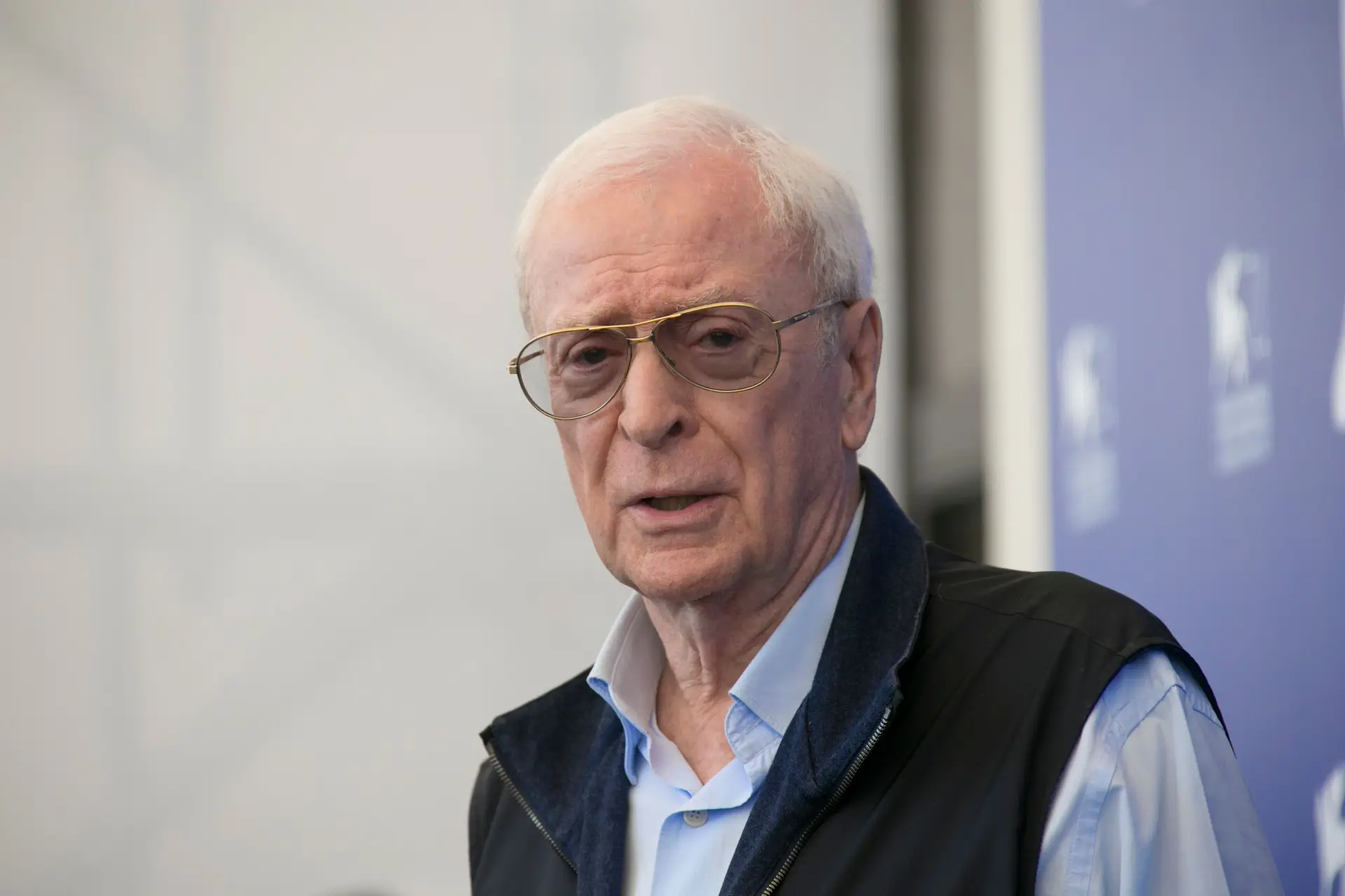 O ator Michael Caine posa para os fotógrafos durante a estreia do filme My Generation na 74.ª edição do Festival de Cinema de Veneza, em Veneza, Itália, terça-feira, 5 de setembro de 2017.