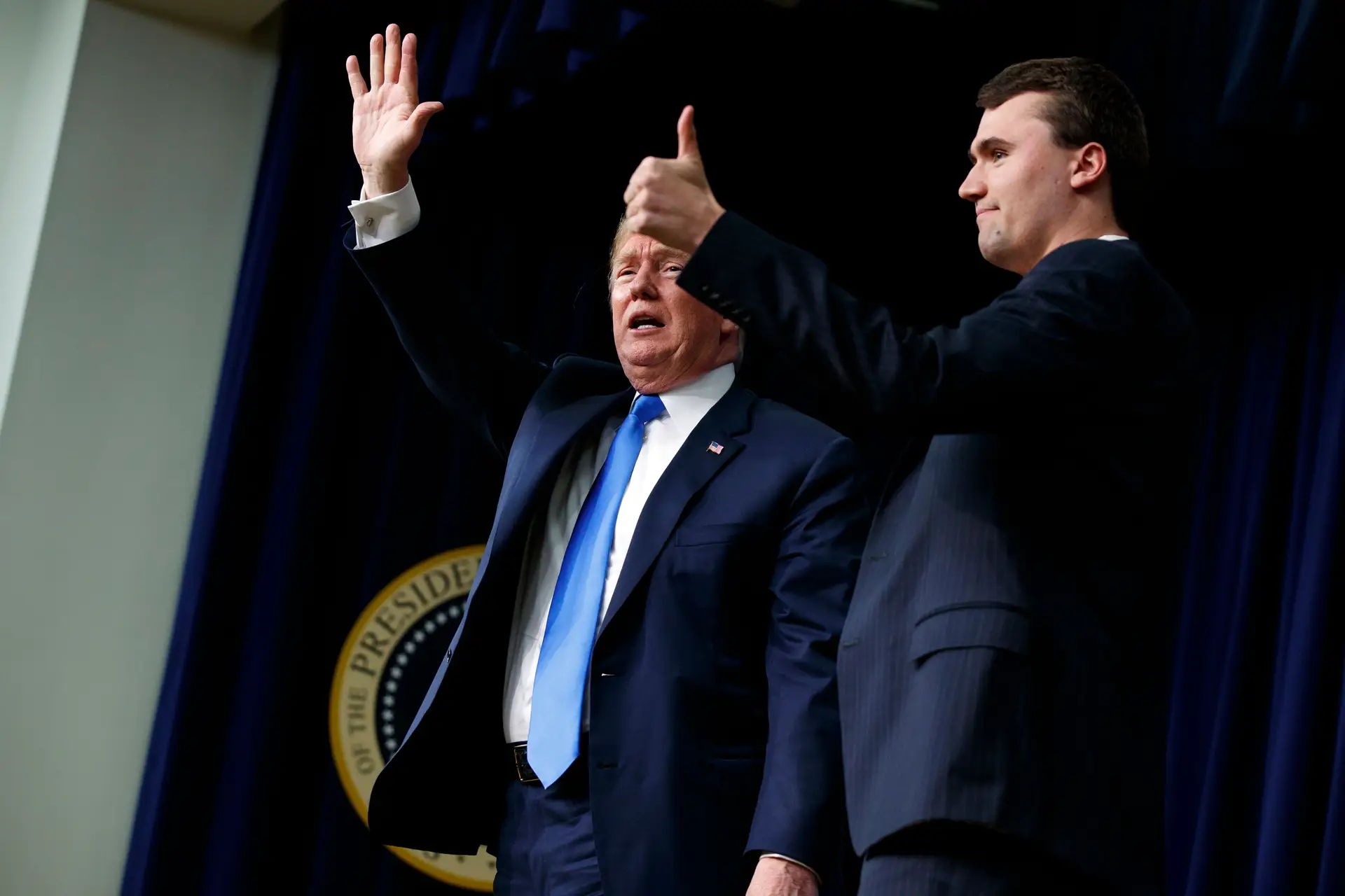 10 minutos: Trump quer pena de morte para assassino de Charlie Kirk e sentença de Bolsonaro está a dividir o Brasil