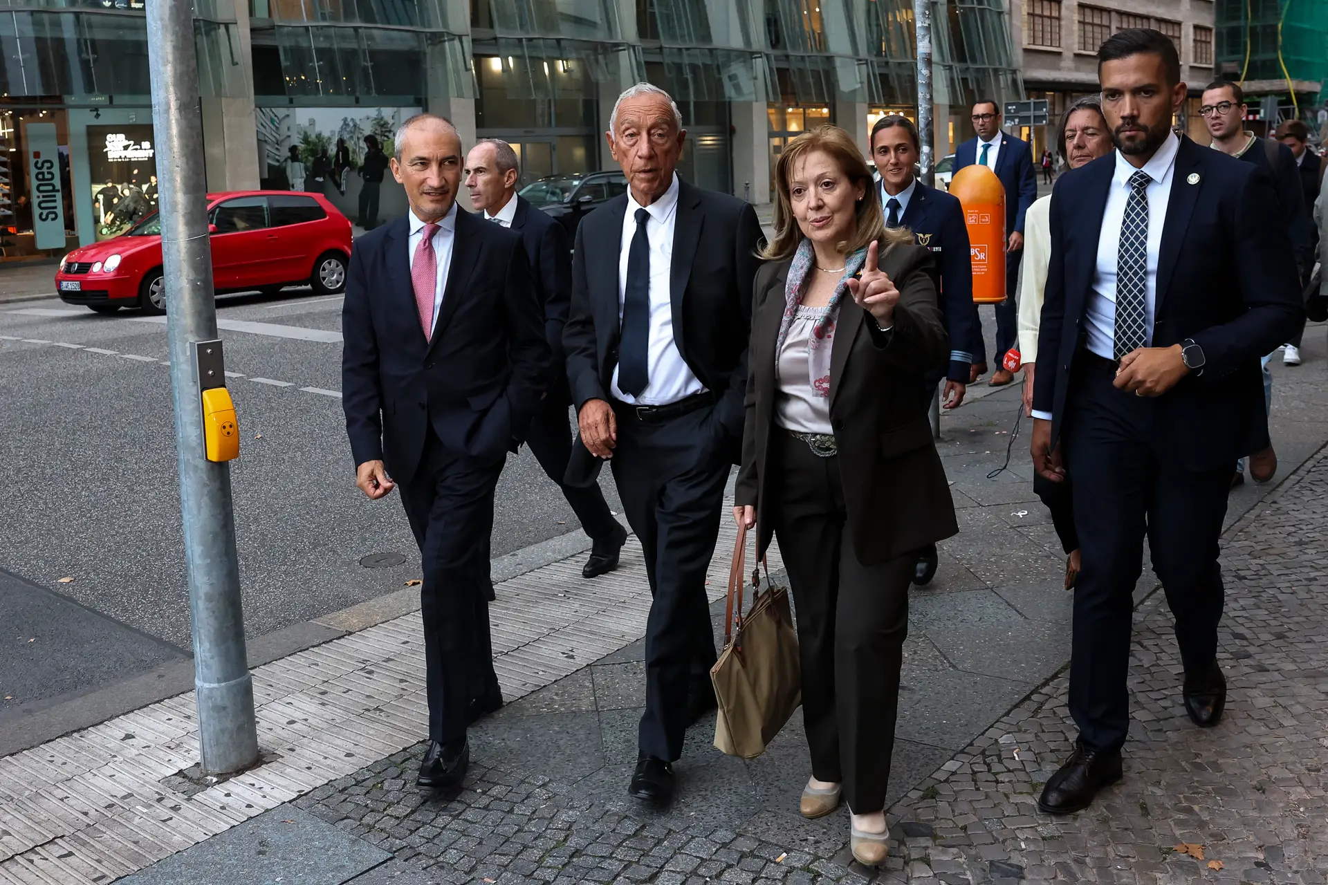 O que é o "Bürgerfest" e porque é que é fundamental para "integração da comunidade portuguesa" na Alemanha?