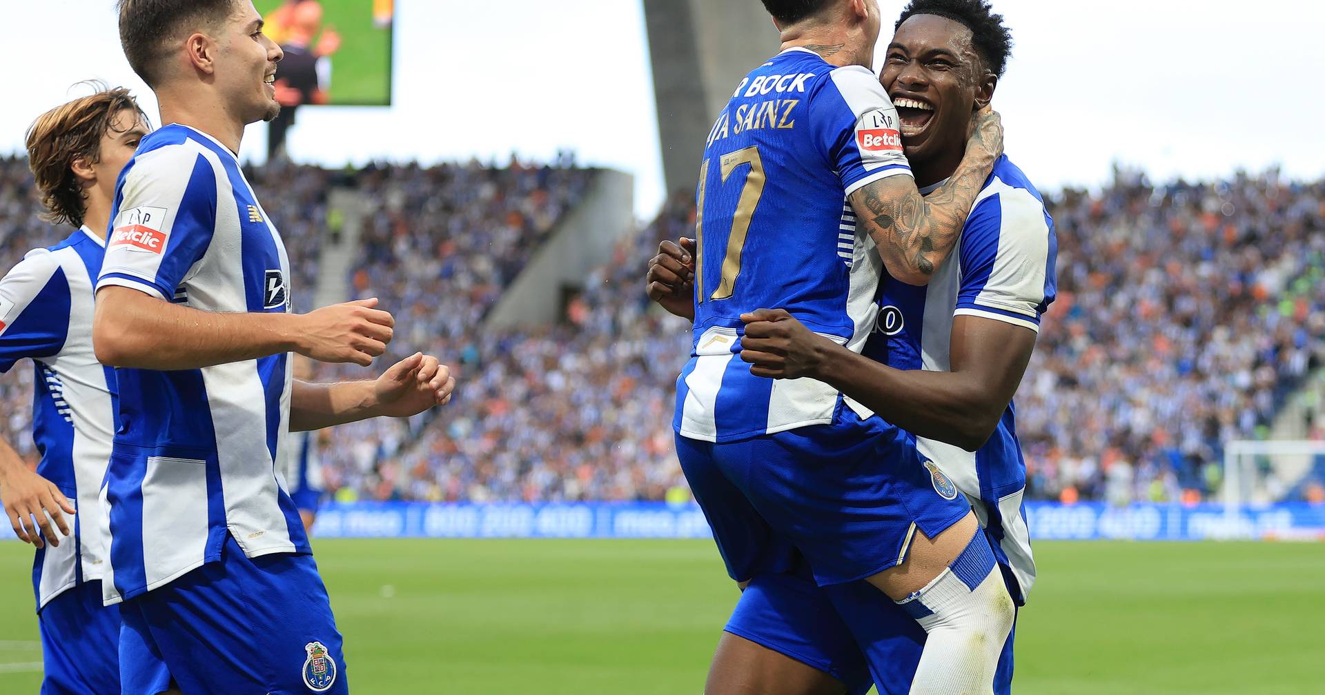 FC Porto mantém o pleno de vitórias na I Liga frente ao Nacional