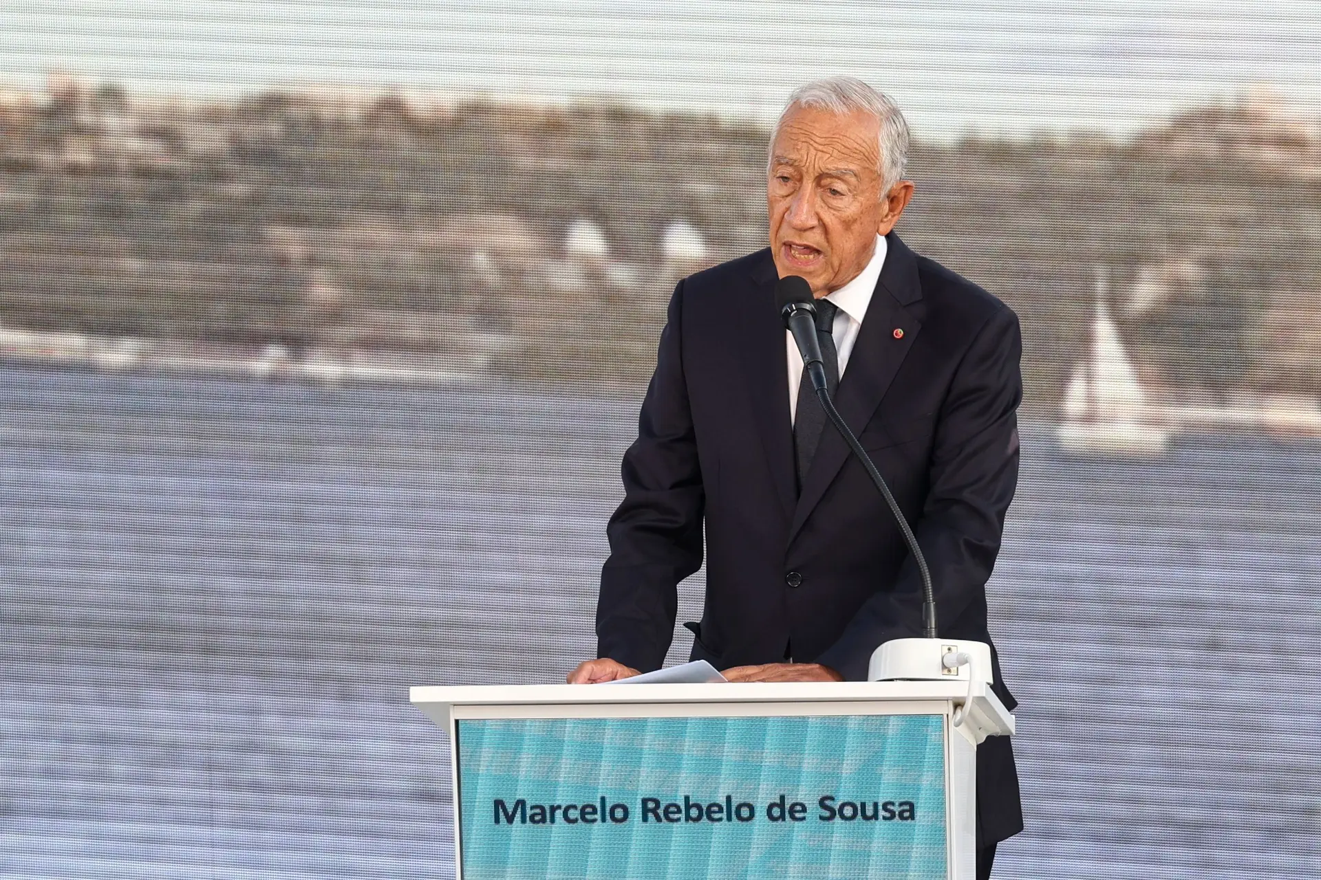 Marcelo defende SNS como "pilar fundamental" e "princípio estruturante" da Democracia