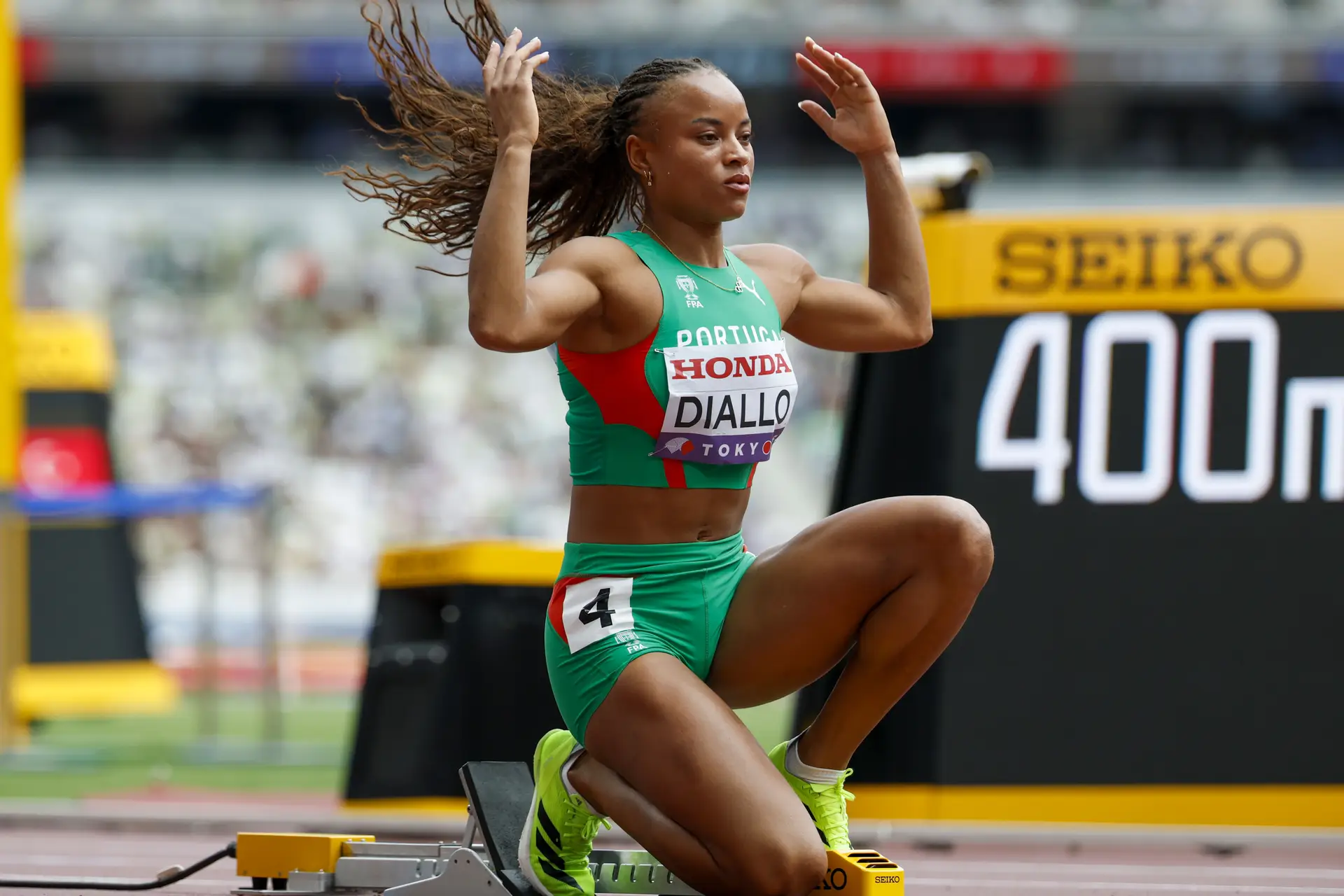 Mundiais de atletismo: Fatoumata Diallo apurada para as meias-finais dos 400 metros barreiras