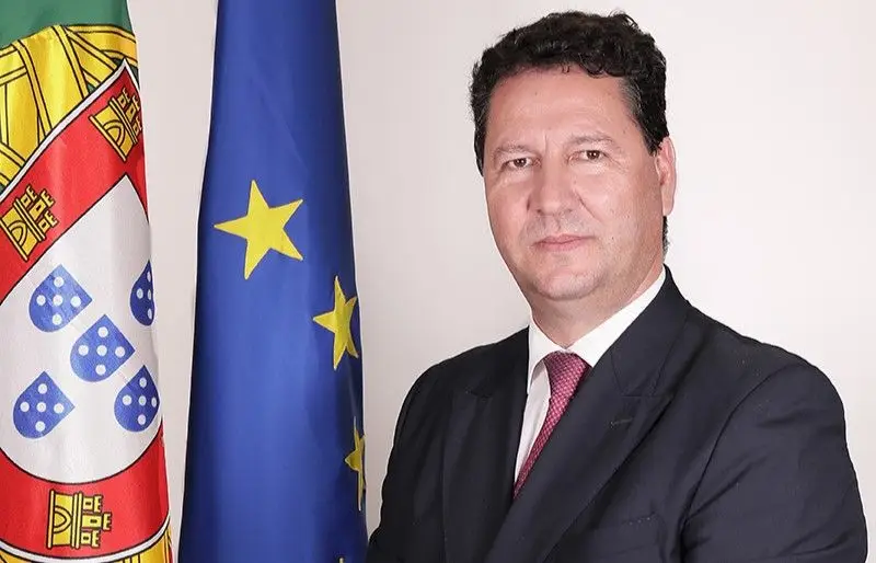 (República Portuguesa)