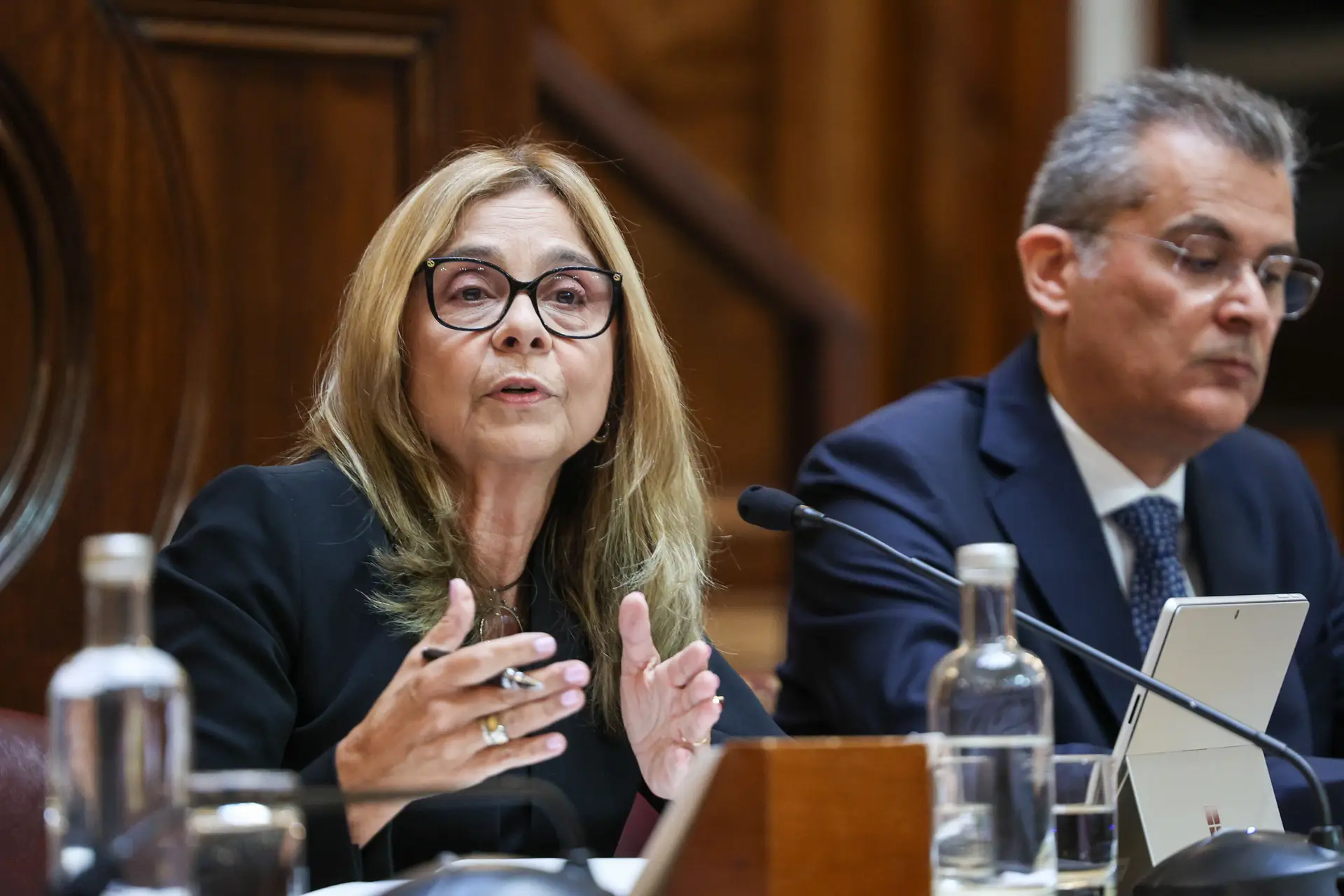 15 minutos: ministra da Saúde diz que é possível um médico ganhar 400 mil euros em 10 dias e Marques Mendes tranquilo com avanço de Ventura