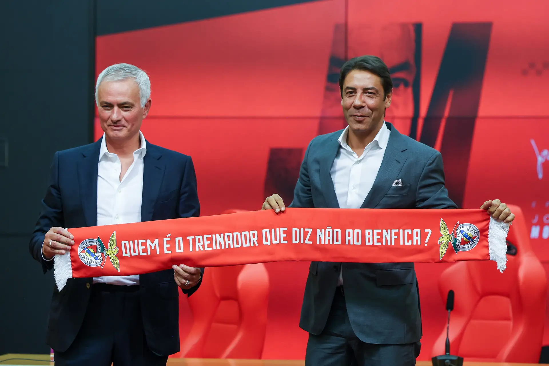 Oficial: Benfica anuncia José Mourinho como novo treinador