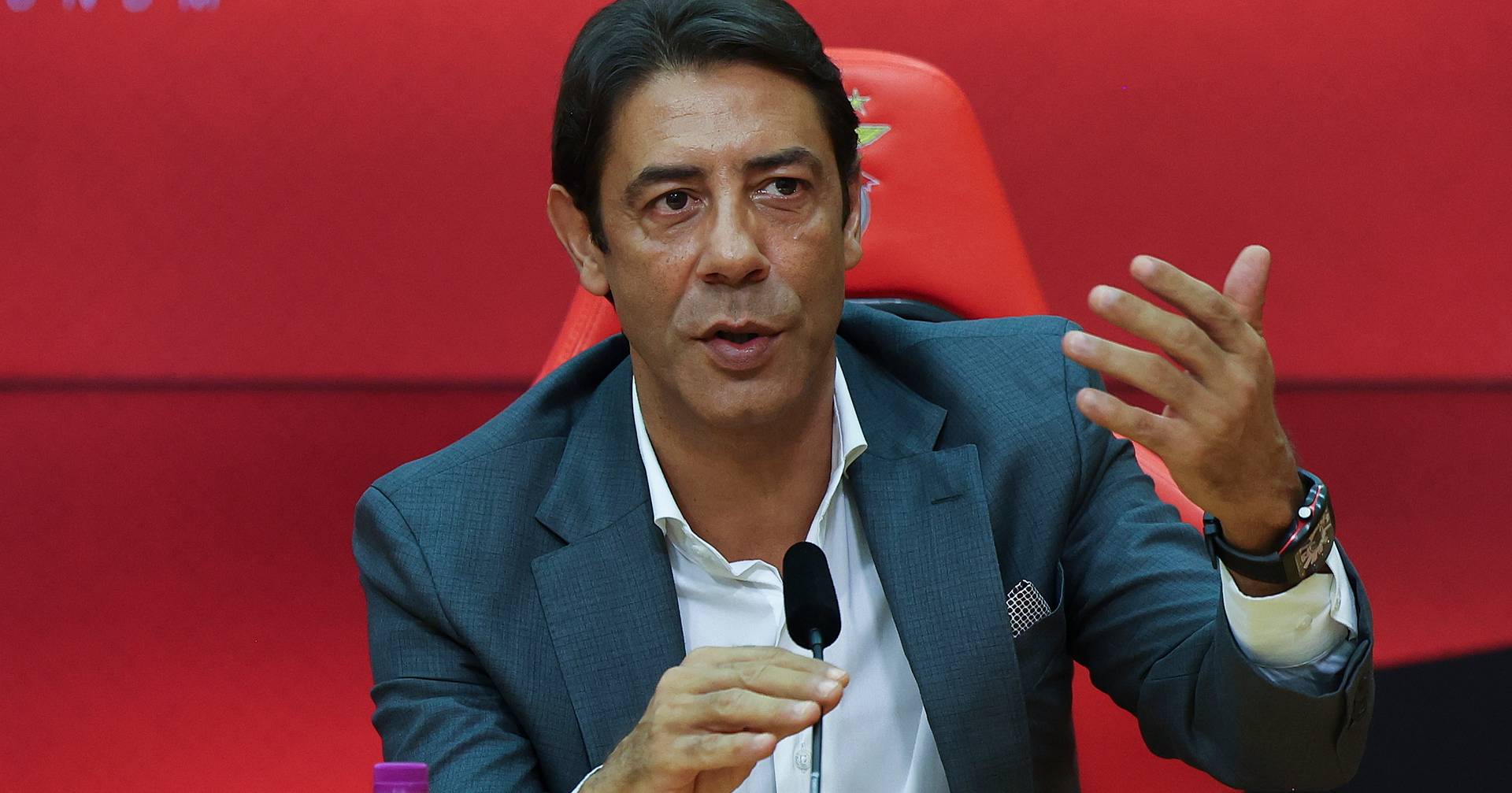 Rui Costa reage à investigação: