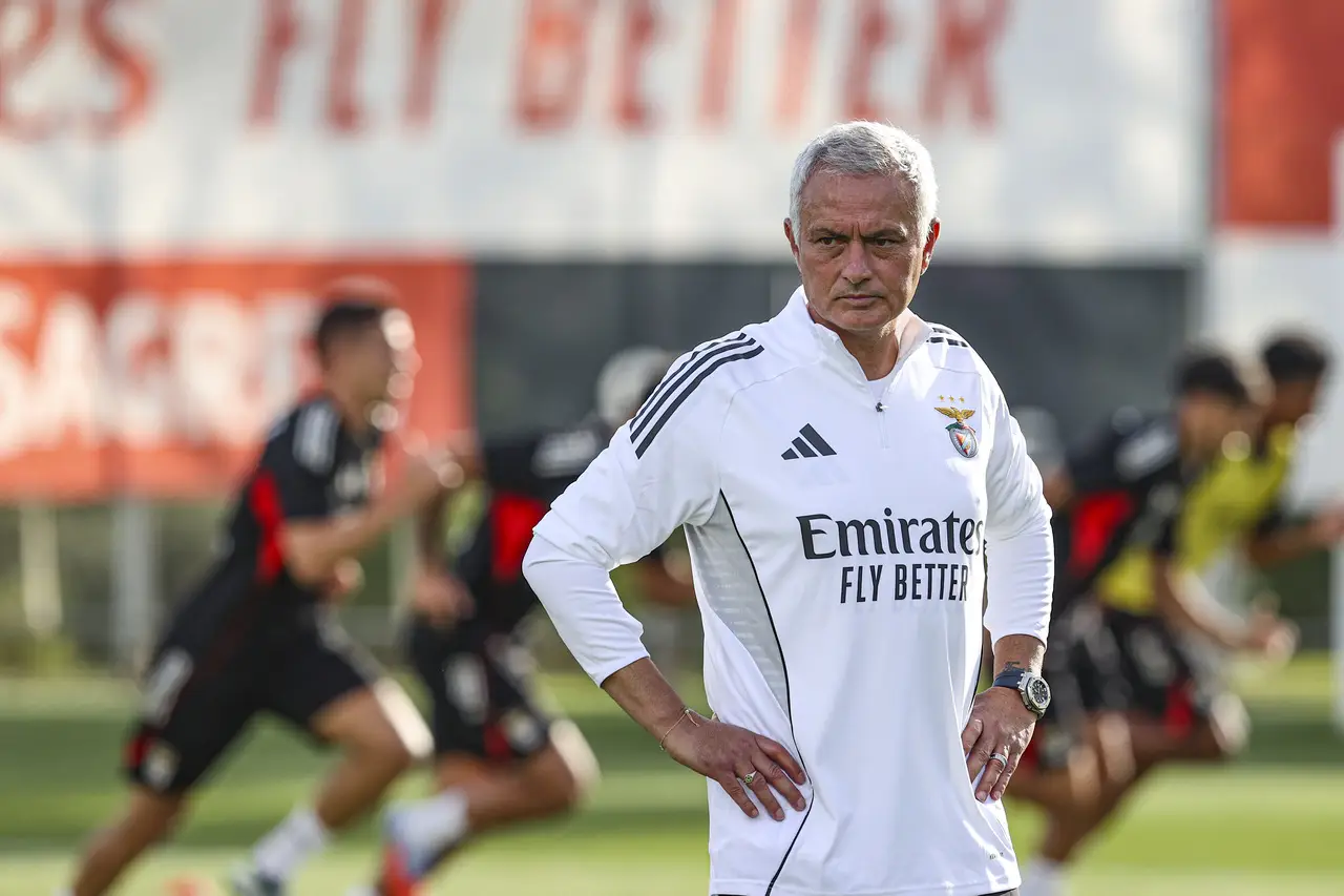 José Mourinho orienta primeiro treino no regresso ao Benfica