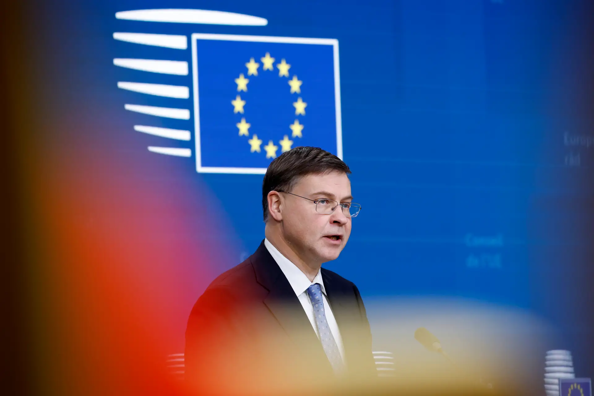 Ministros das Finanças do Eurogrupo chegam a acordo político para criação da moeda única digital