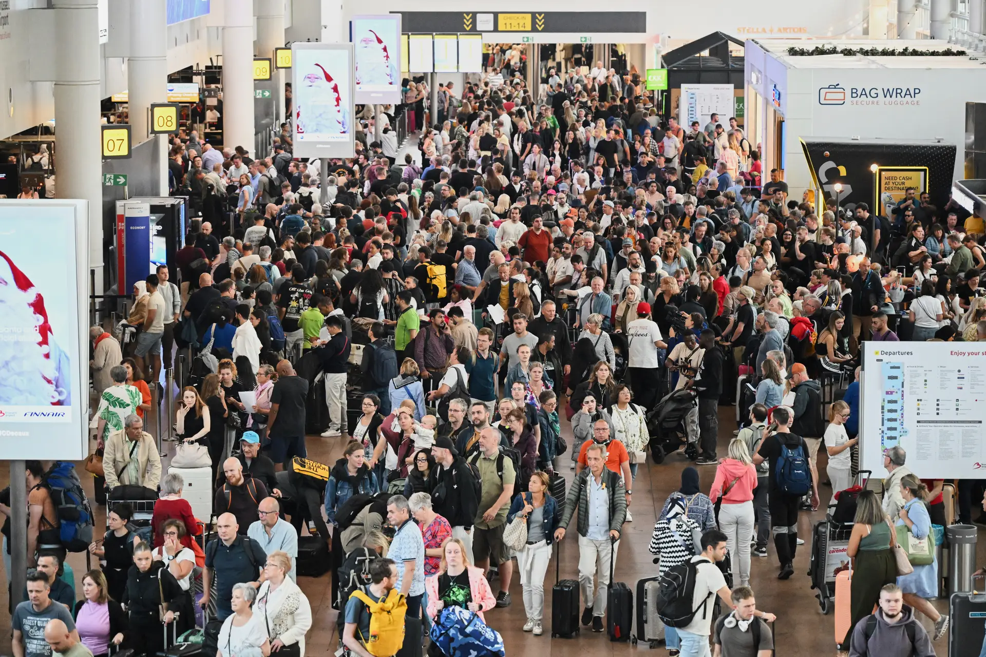 Aeroporto de Bruxelas continua com perturbações devido a ciberataque