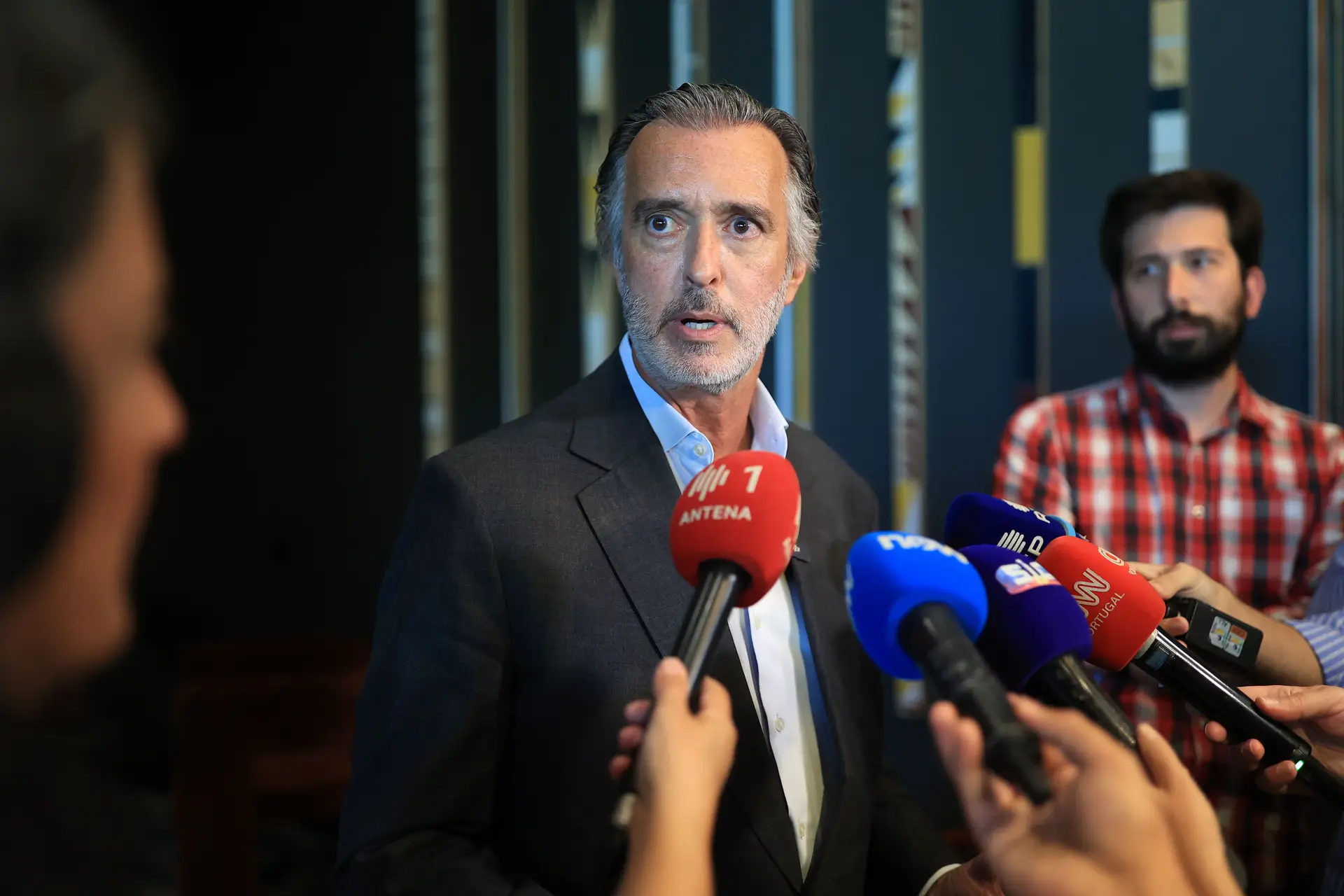 Cotrim critica "falta de ambição" na política e relativiza título de "economia do ano"