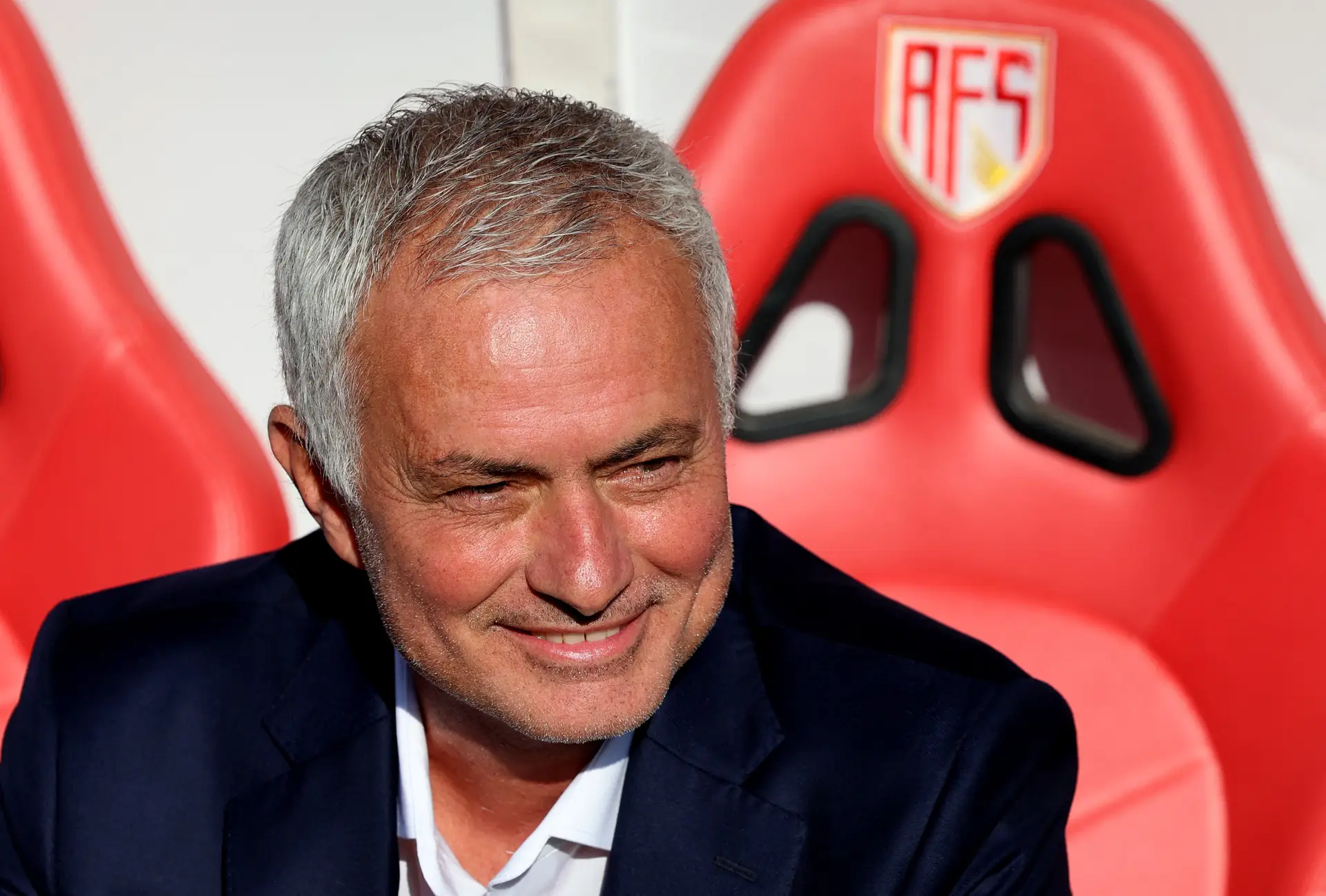 Mourinho deixa todos a um canto