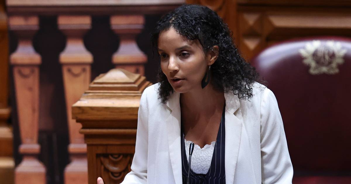 BE diz que Governo está "atrapalhado" constitucionalidade da lei da nacionalidade