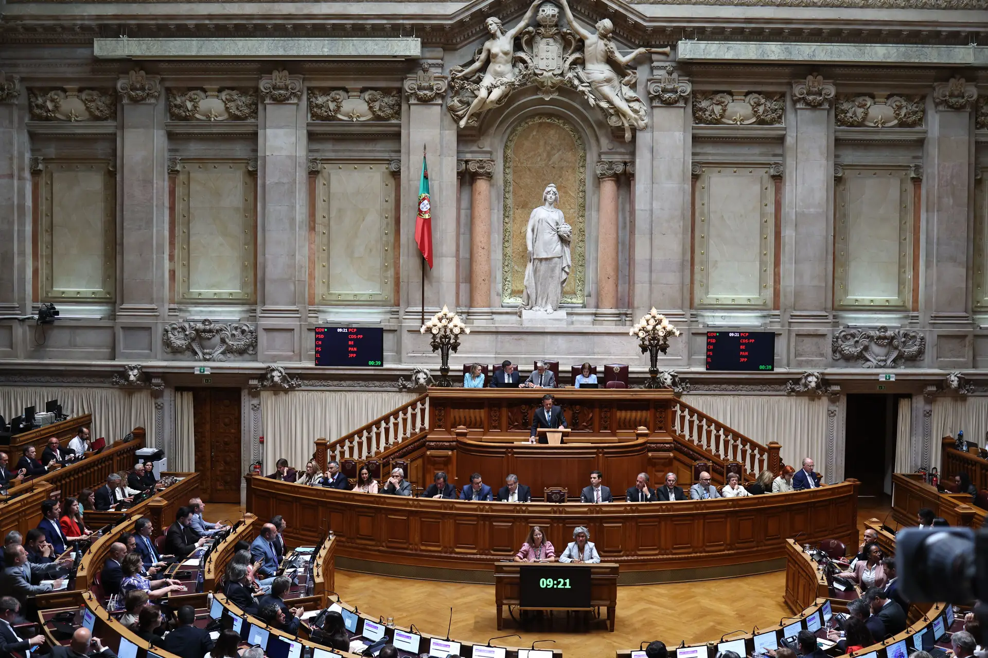 Discussão de lei da nacionalidade adiada para quinta-feira 